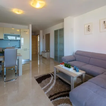 Apartment Livaja *